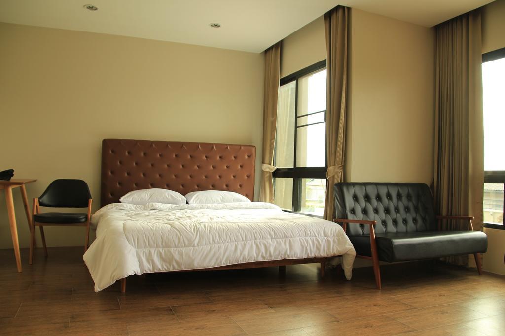 The Residence Thepkanjana Ban Khlong Krathum Baen Exterior photo