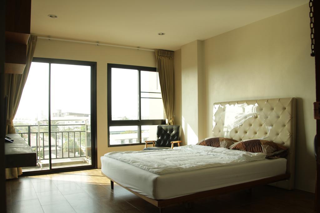 The Residence Thepkanjana Ban Khlong Krathum Baen Exterior photo