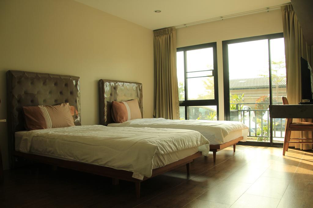 The Residence Thepkanjana Ban Khlong Krathum Baen Exterior photo