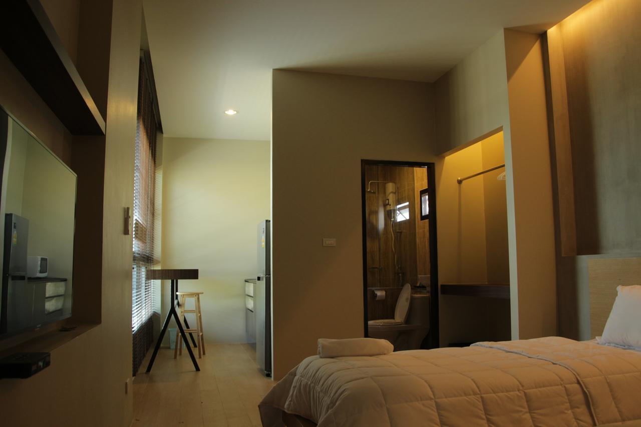 The Residence Thepkanjana Ban Khlong Krathum Baen Exterior photo