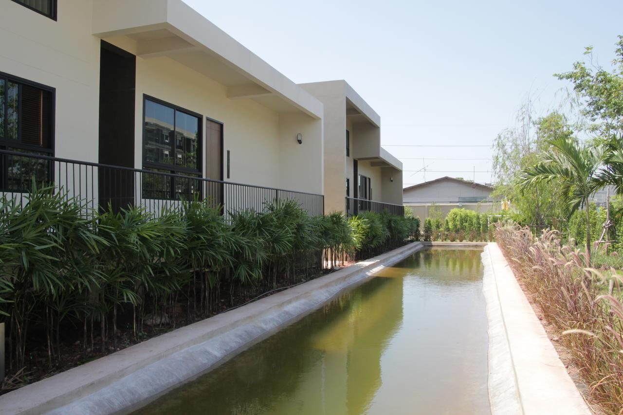 The Residence Thepkanjana Ban Khlong Krathum Baen Exterior photo