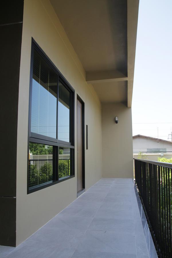 The Residence Thepkanjana Ban Khlong Krathum Baen Exterior photo
