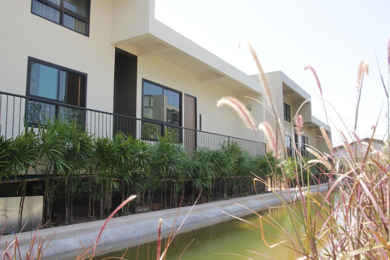 The Residence Thepkanjana Ban Khlong Krathum Baen Exterior photo