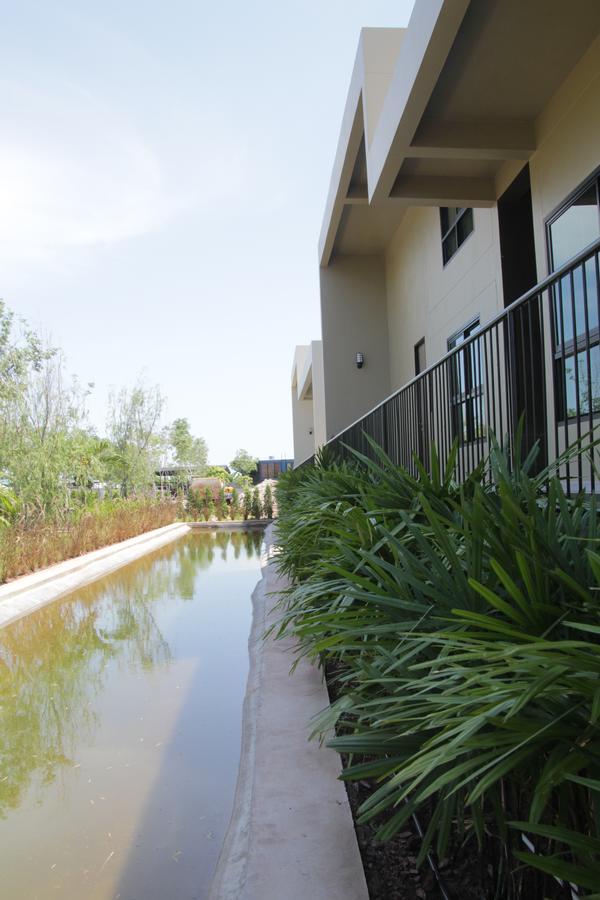 The Residence Thepkanjana Ban Khlong Krathum Baen Exterior photo