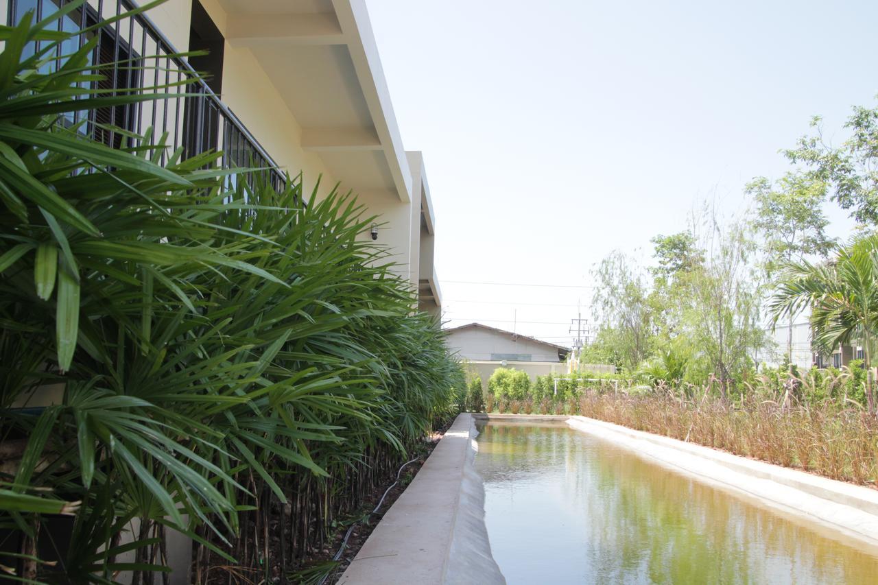 The Residence Thepkanjana Ban Khlong Krathum Baen Exterior photo