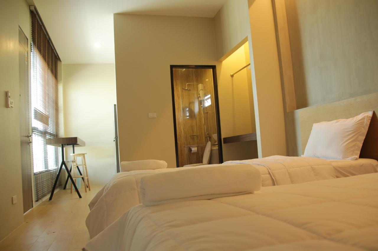 The Residence Thepkanjana Ban Khlong Krathum Baen Exterior photo