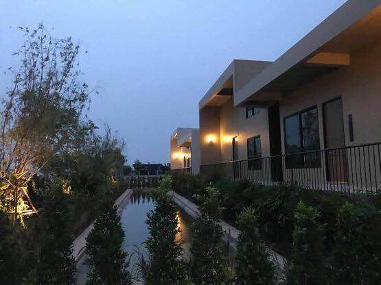 The Residence Thepkanjana Ban Khlong Krathum Baen Exterior photo
