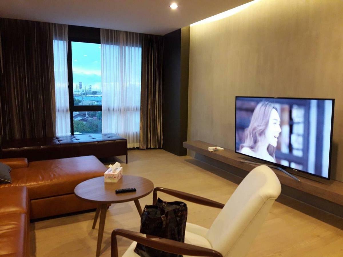 The Residence Thepkanjana Ban Khlong Krathum Baen Exterior photo